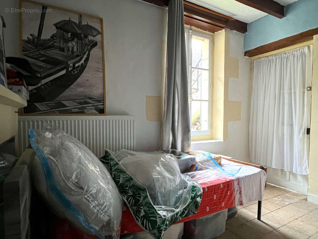 Maison à YZEURES-SUR-CREUSE