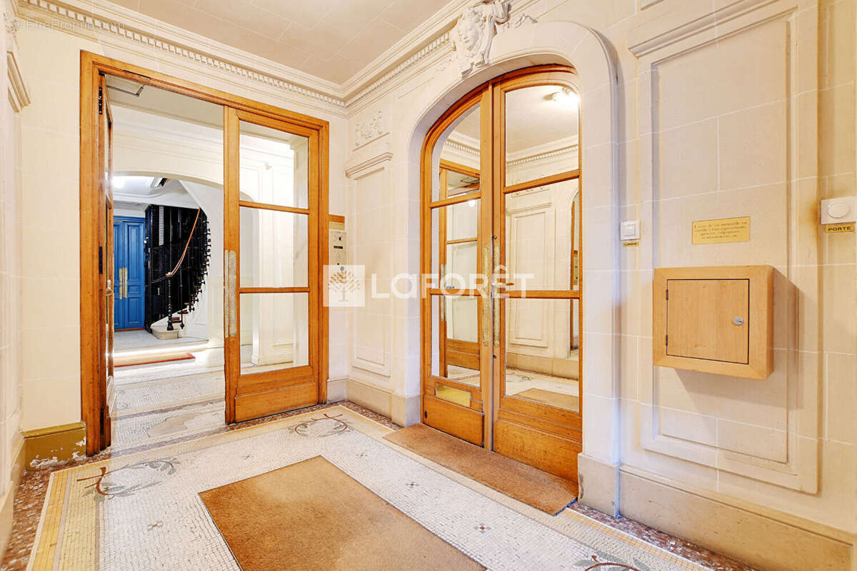 Appartement à PARIS-7E