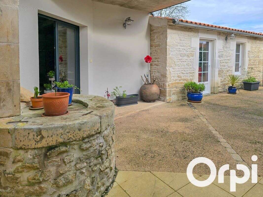 Maison à LA JARRIE
