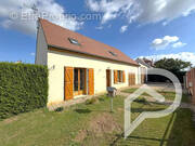 Maison à ESTREES-SAINT-DENIS