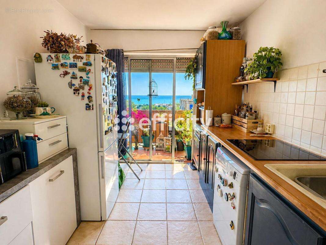 Appartement à SAINT-LAURENT-DU-VAR
