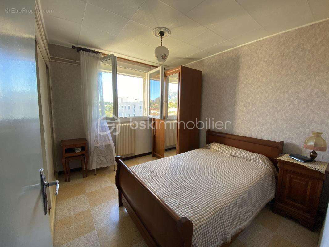 Exclusivite !!! *** appartement traversant avec cave dernier etage toulon *** - photo 5