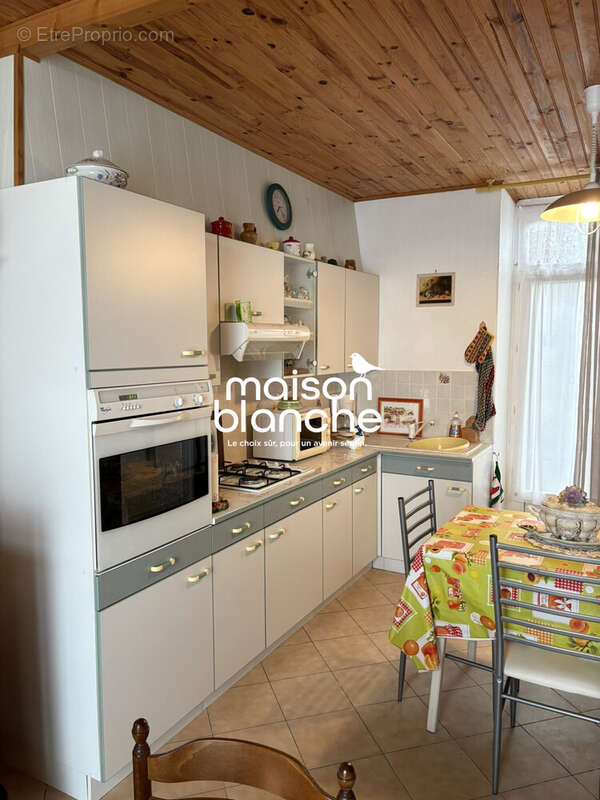 cuisine - Maison à SURGERES