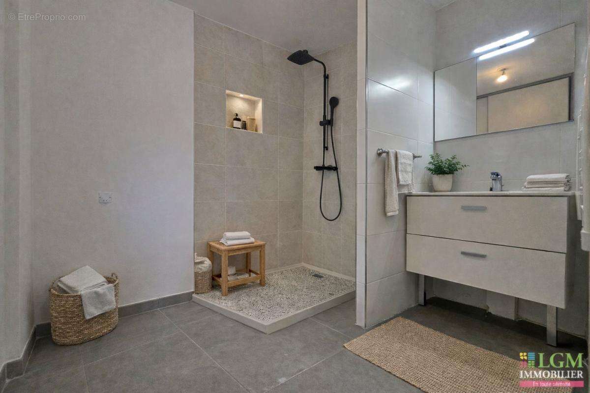 Appartement à LATTES