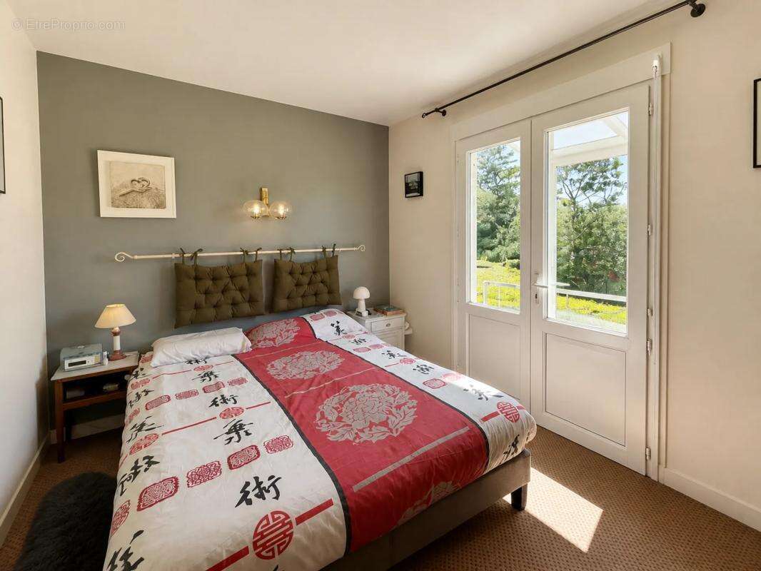 Maison de 8 pièces de 141 m² à La Chapelle-Saint-Laurent - photo 9