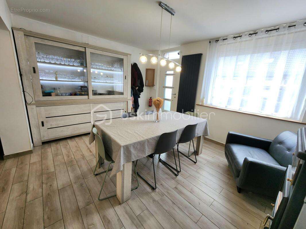 Maison individuelle, 3 grandes chambres, jardin, local commercial récent, sous-sol - photo 3