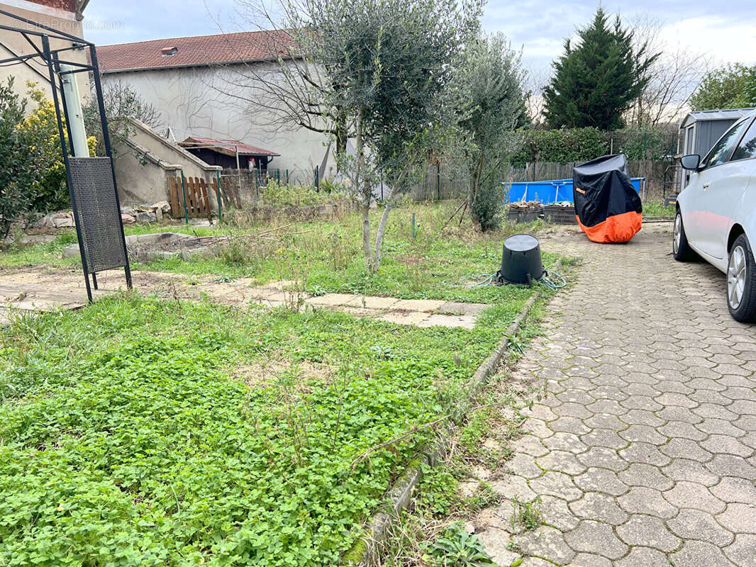 Maison à VAULX-EN-VELIN