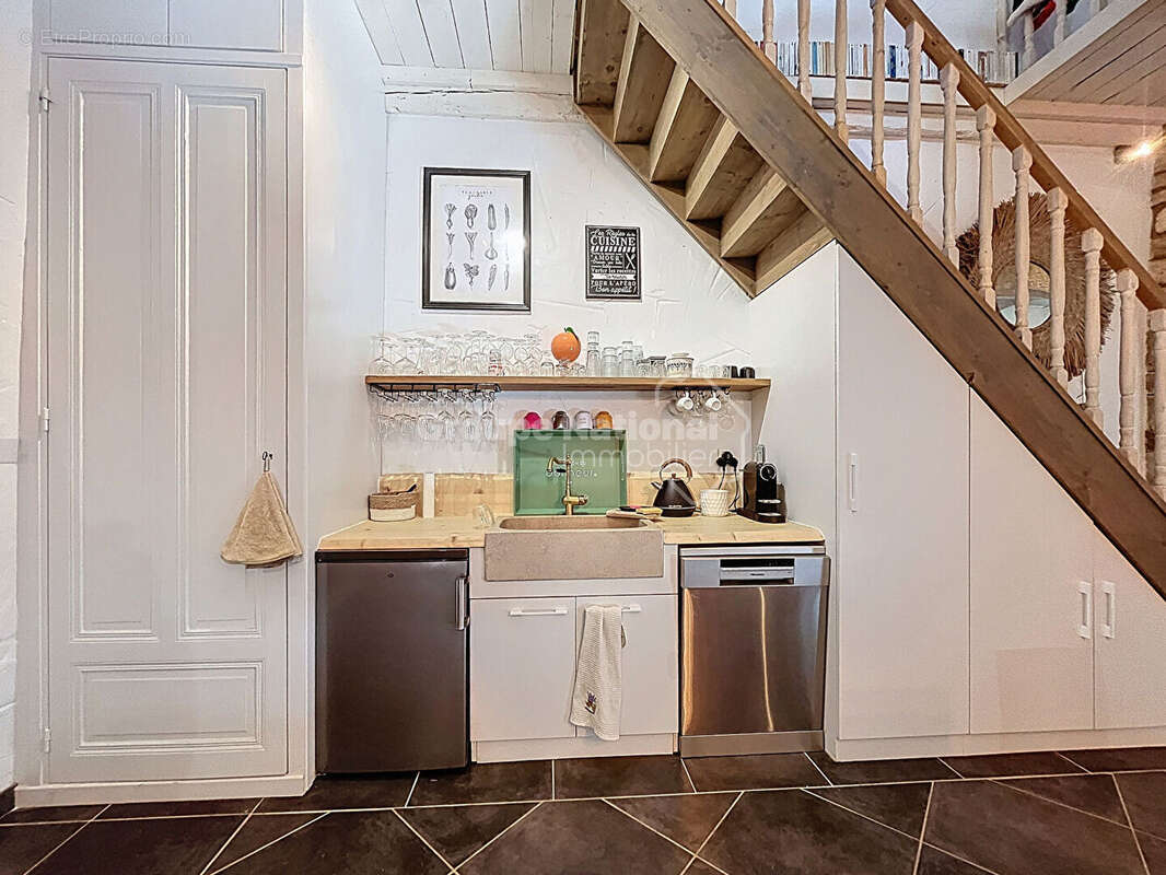 Maison à LA BAUME-DE-TRANSIT