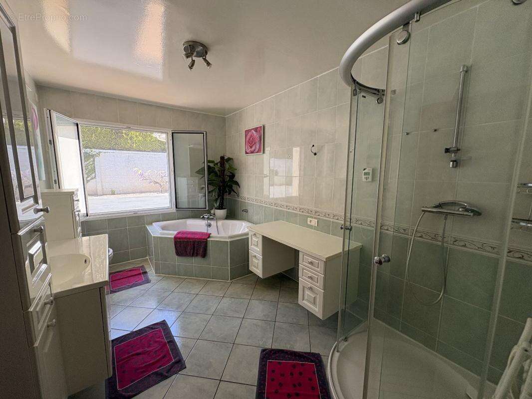 Maison à LISSAC-ET-MOURET