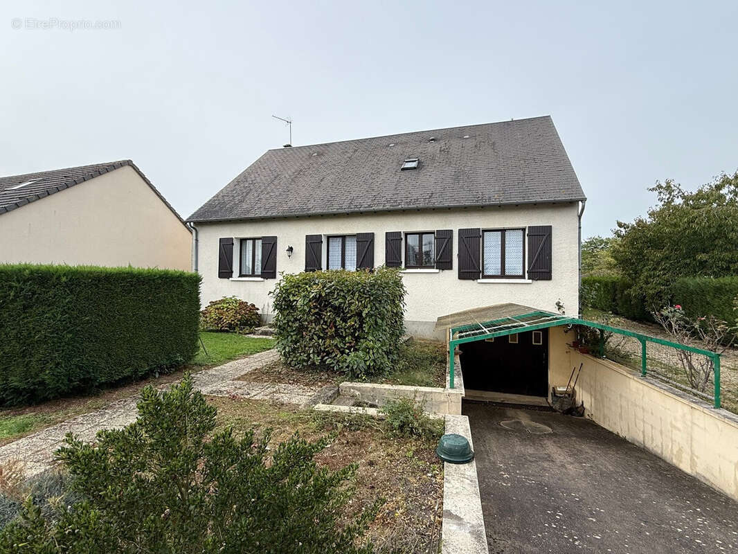 Maison à LES BORDES