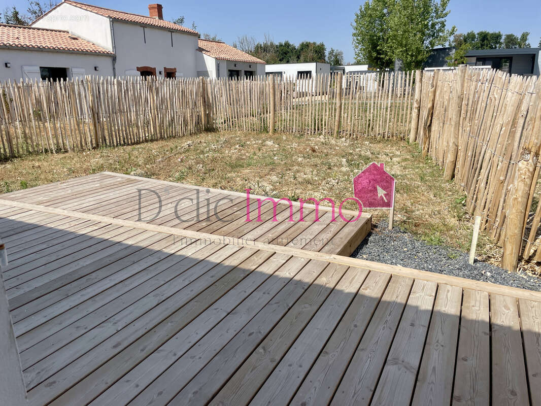 Idéal résidence secondaire -  Maison de deux chambres rénovée située proche des plages ! - photo 5