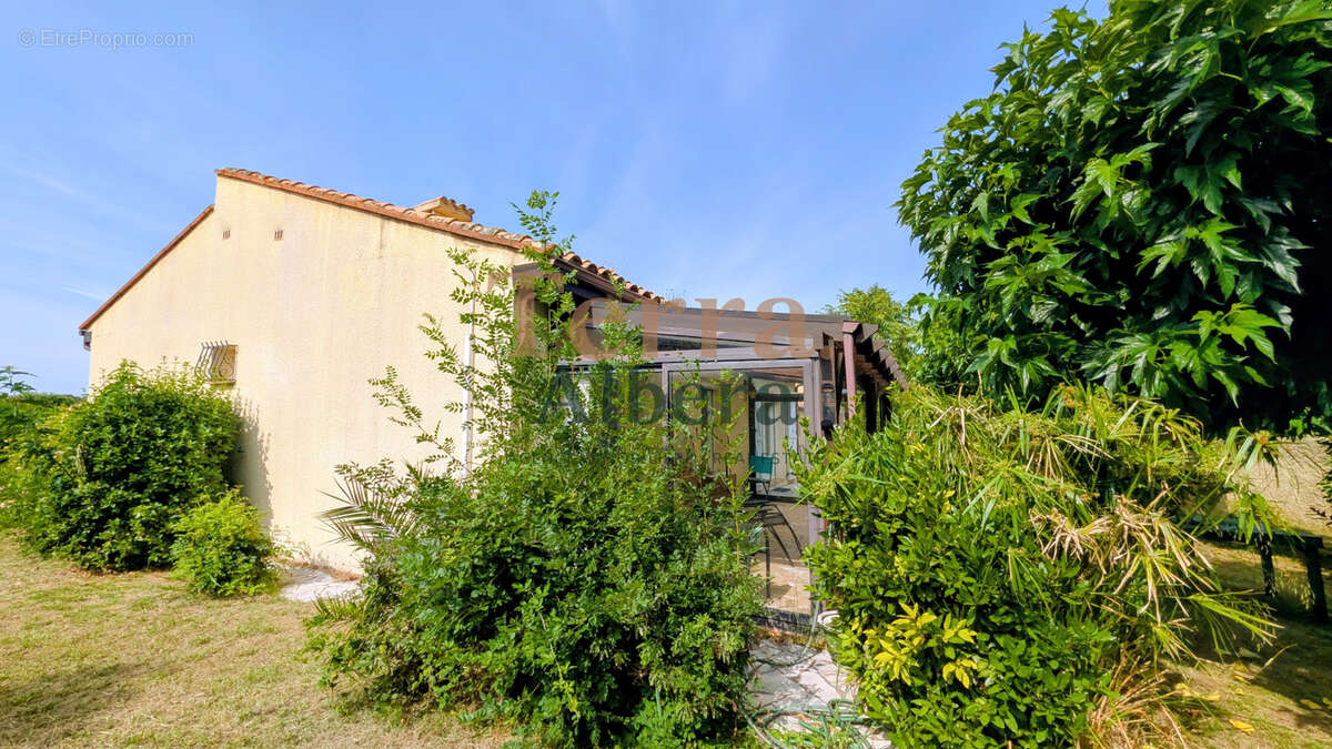 Maison à LAROQUE-DES-ALBERES