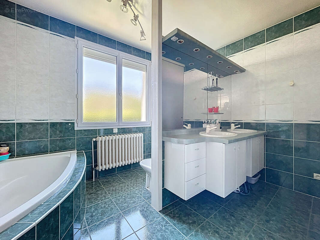 Maison à CRECHES-SUR-SAONE