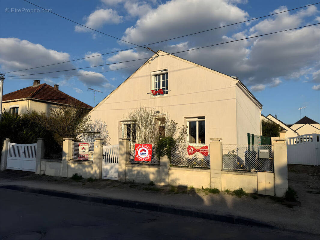Maison à FLEURY-LES-AUBRAIS