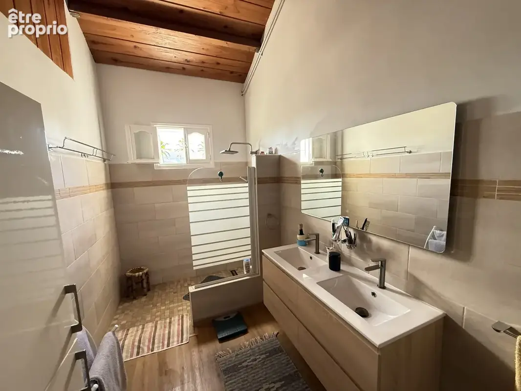 À VENDRE   Belle maison familiale idéalement située au Port - photo 9