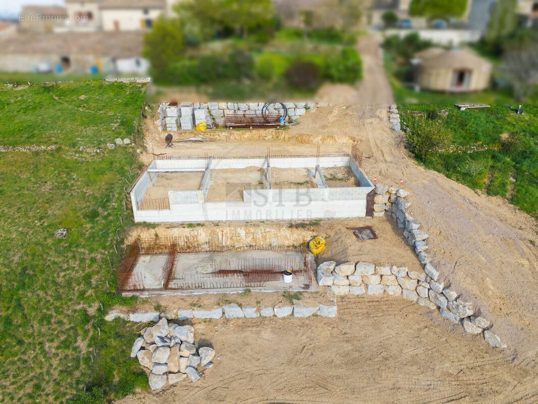 Terrain à SAINT-CIERGE-LA-SERRE