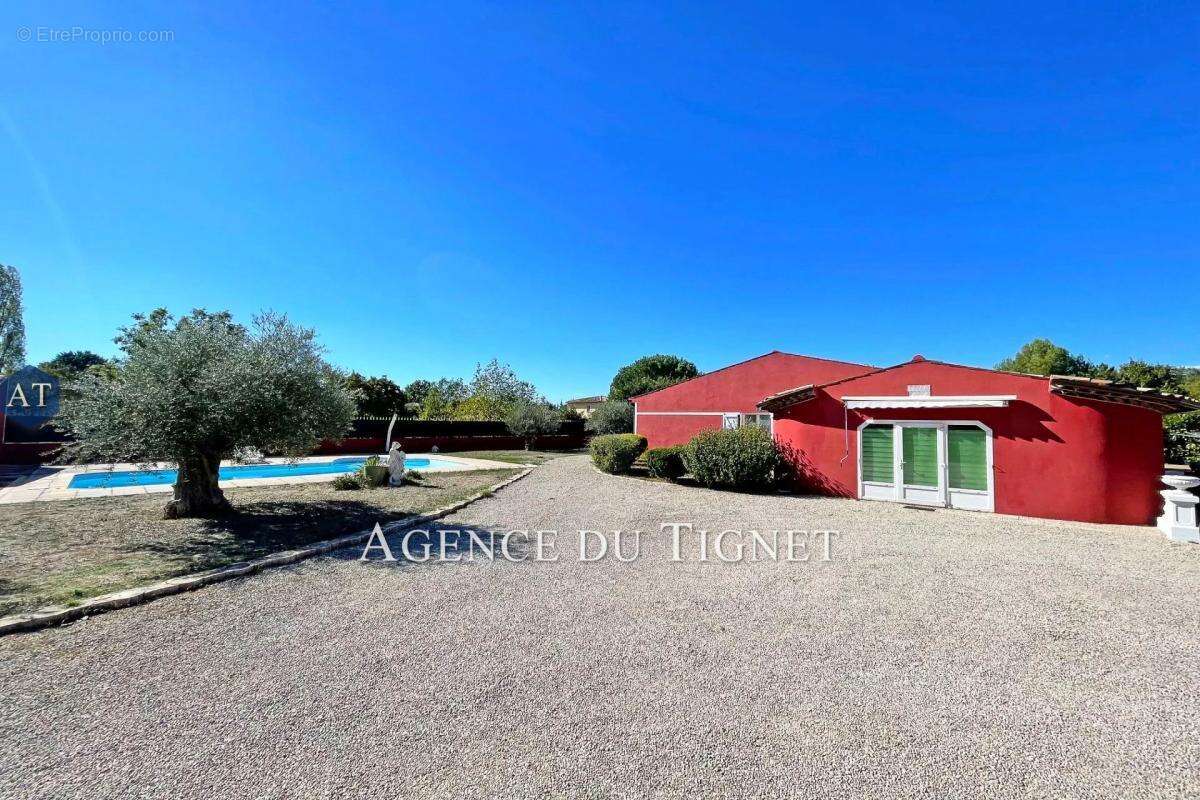 Maison à SAINT-CEZAIRE-SUR-SIAGNE