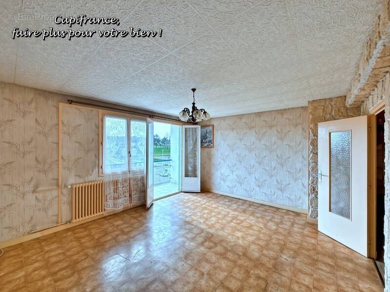 Appartement à LA CLAYETTE