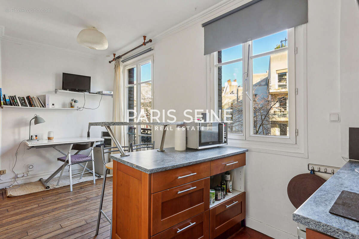 Appartement à PARIS-15E