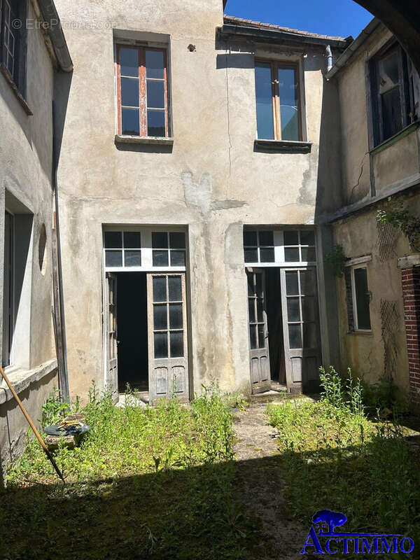 Maison à JOIGNY