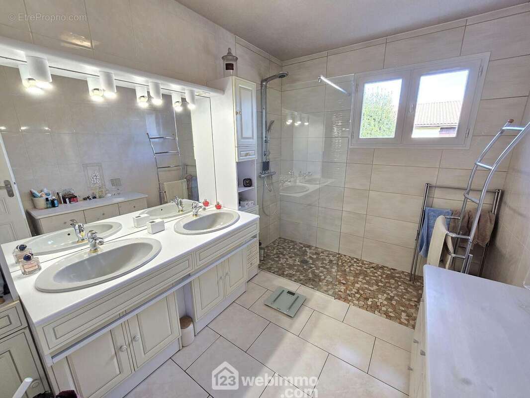 La salle de bain - Maison à LA TESTE-DE-BUCH