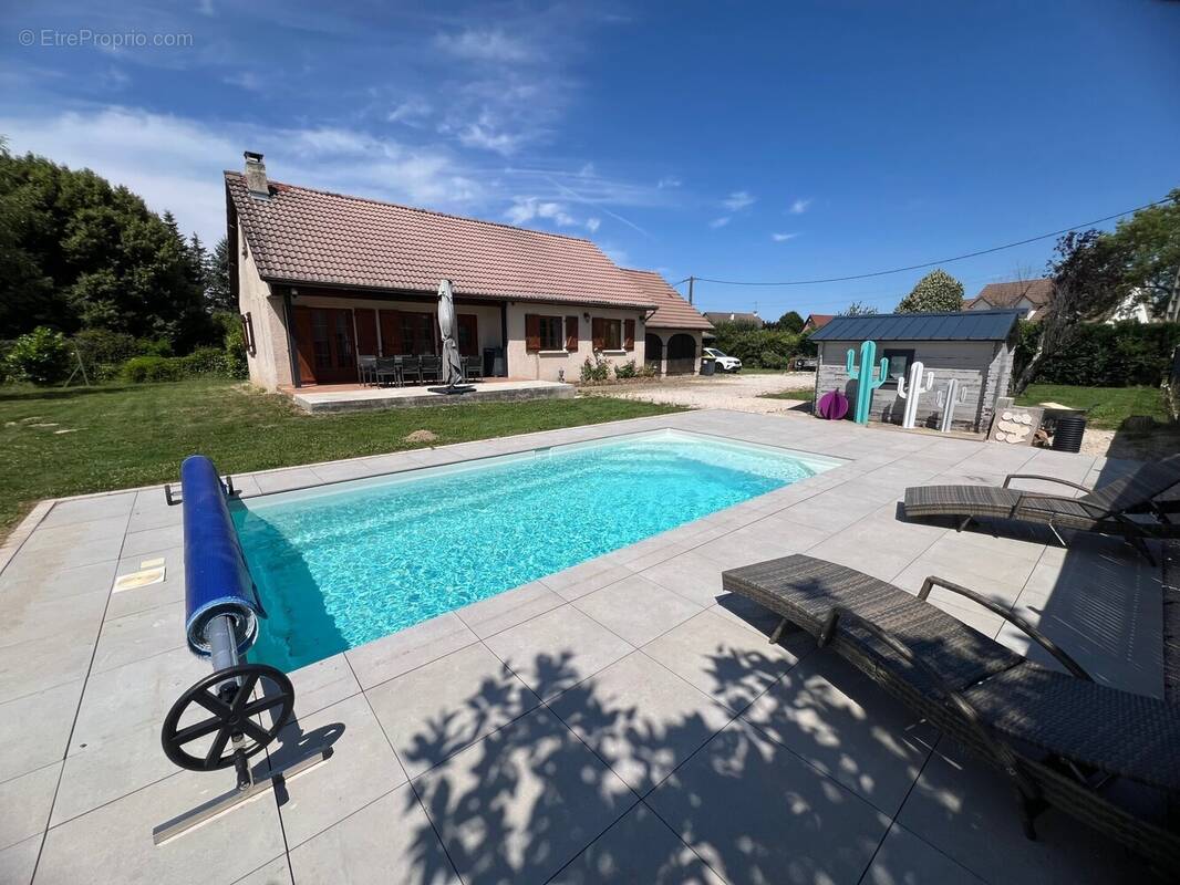 maison avec piscine - Maison à SAINT-GERMAIN-DU-PLAIN