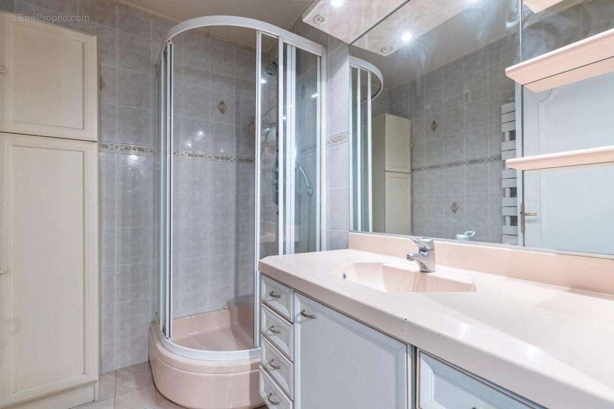 Appartement à PARIS-10E