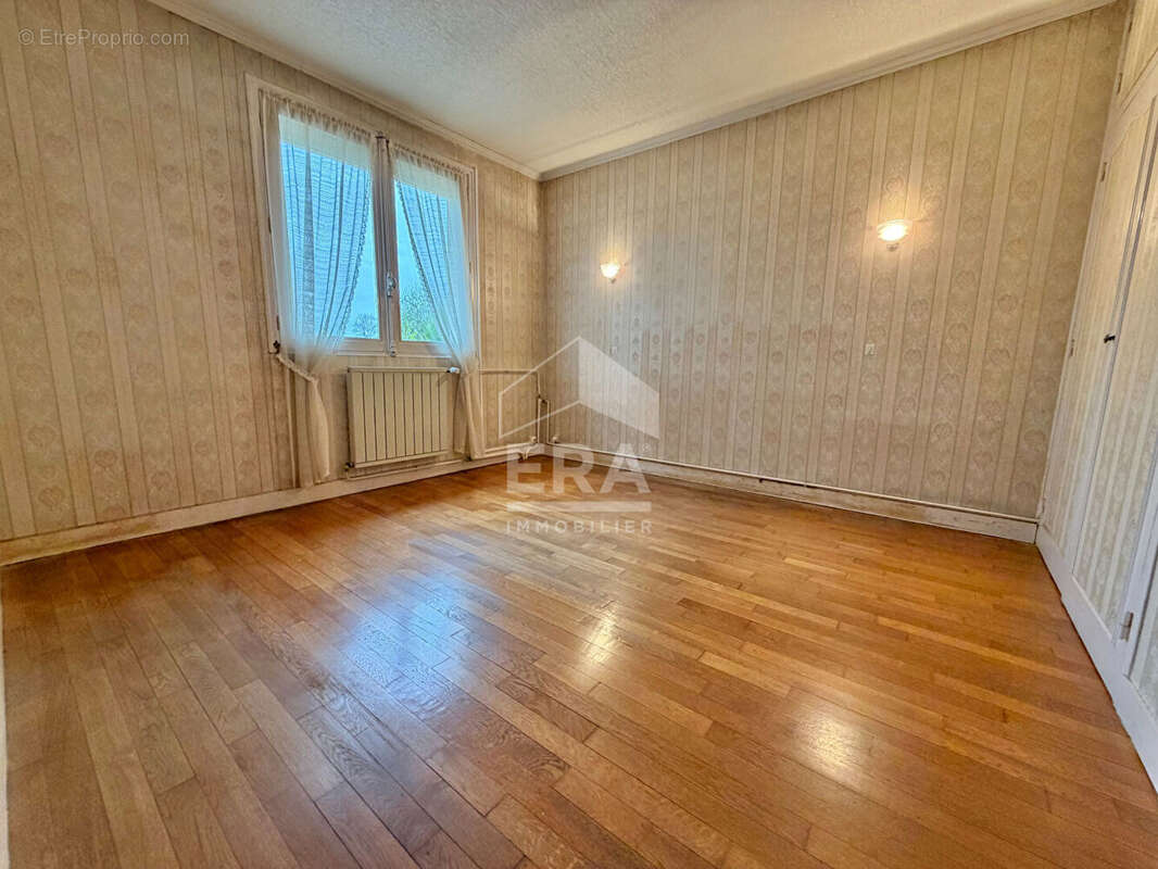 Maison à SAINT-SAUVEUR-SUR-ECOLE