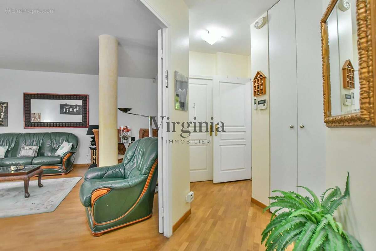 Appartement à CHARENTON-LE-PONT