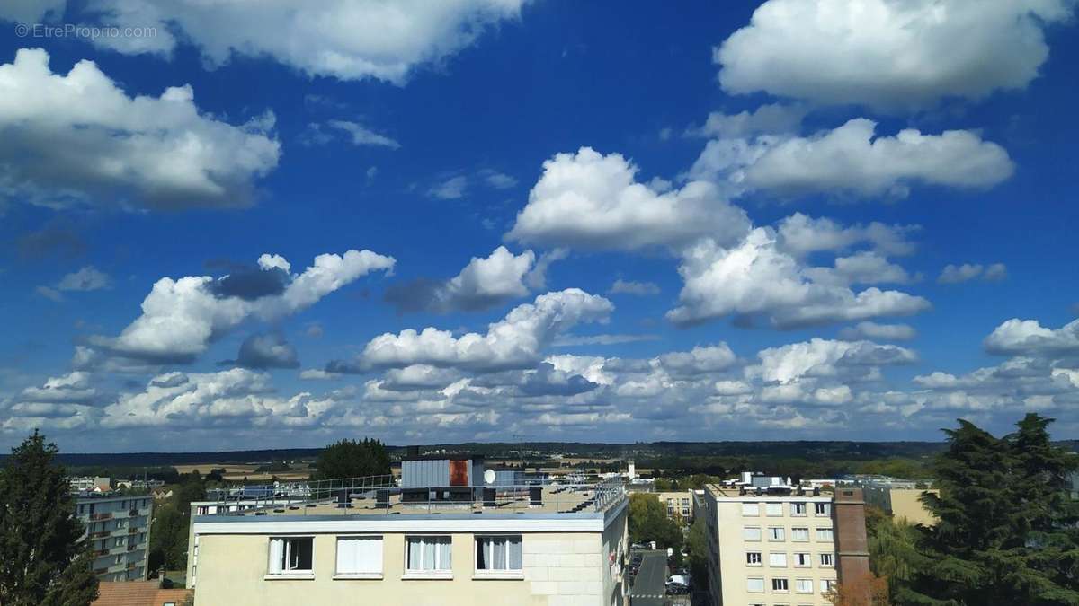Vue - Appartement à FONTENAY-LE-FLEURY