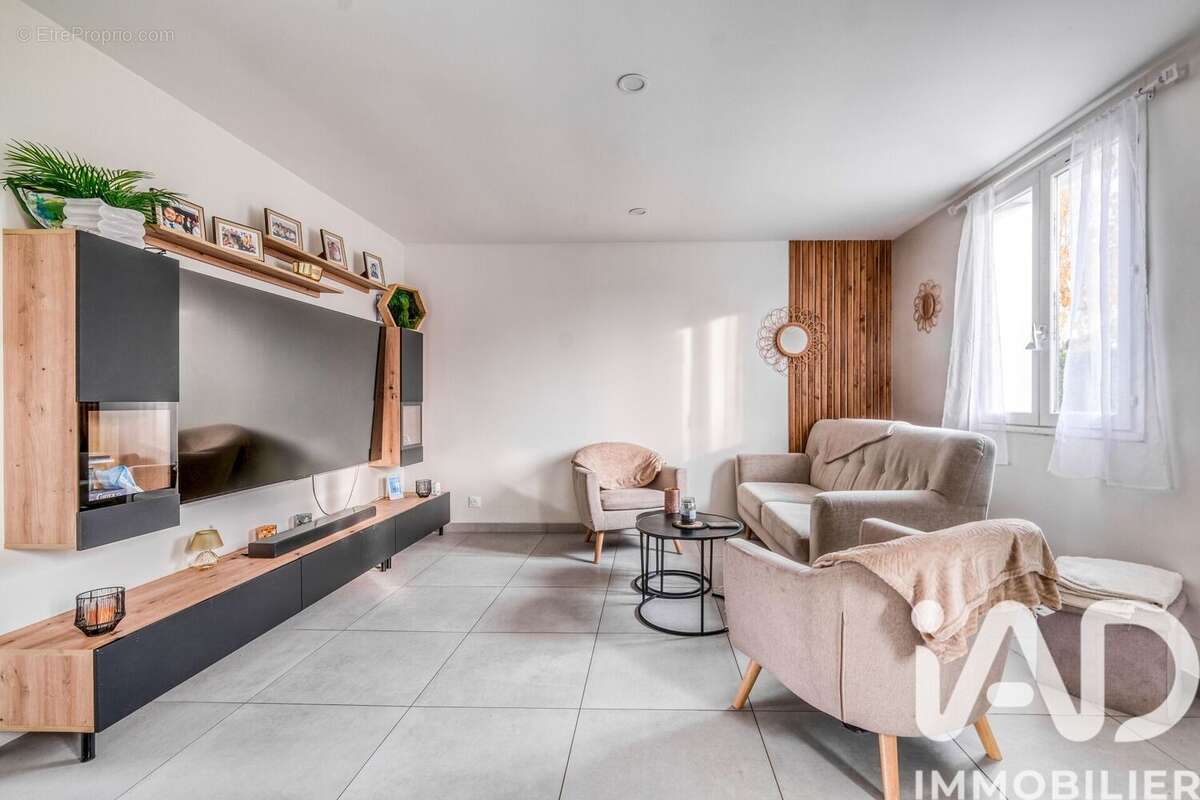 Photo 2 - Maison à PEROY-LES-GOMBRIES