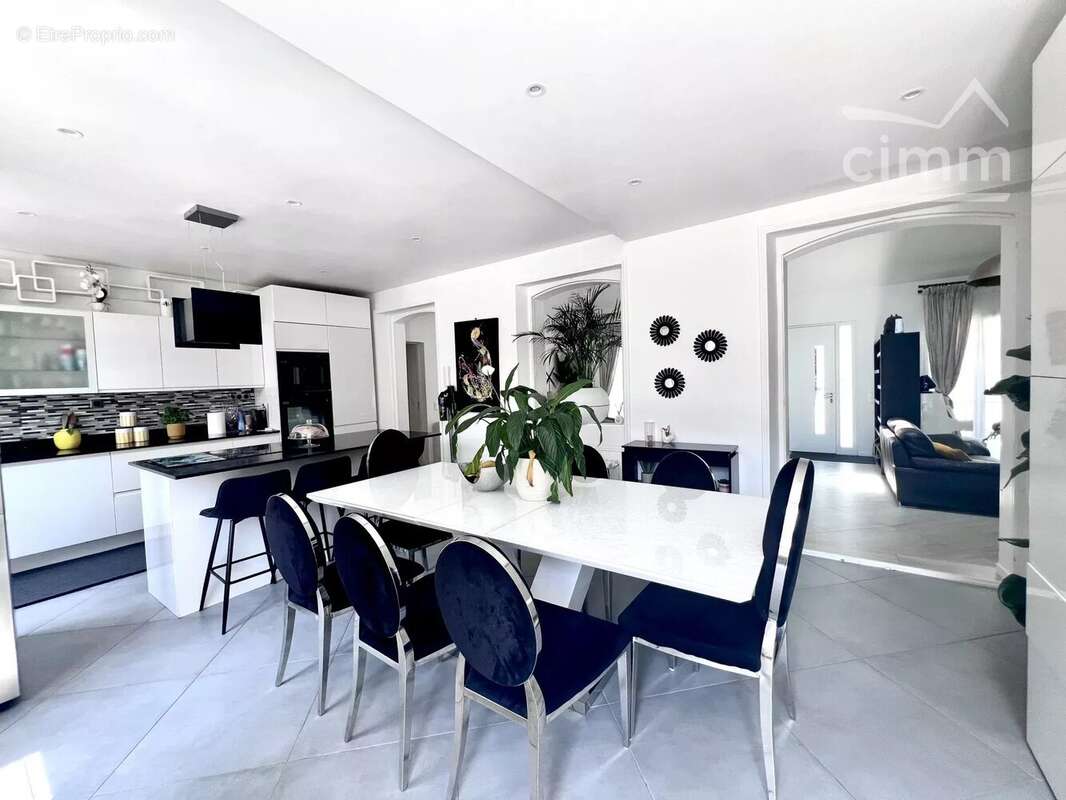 Maison à PONT-SAINTE-MAXENCE