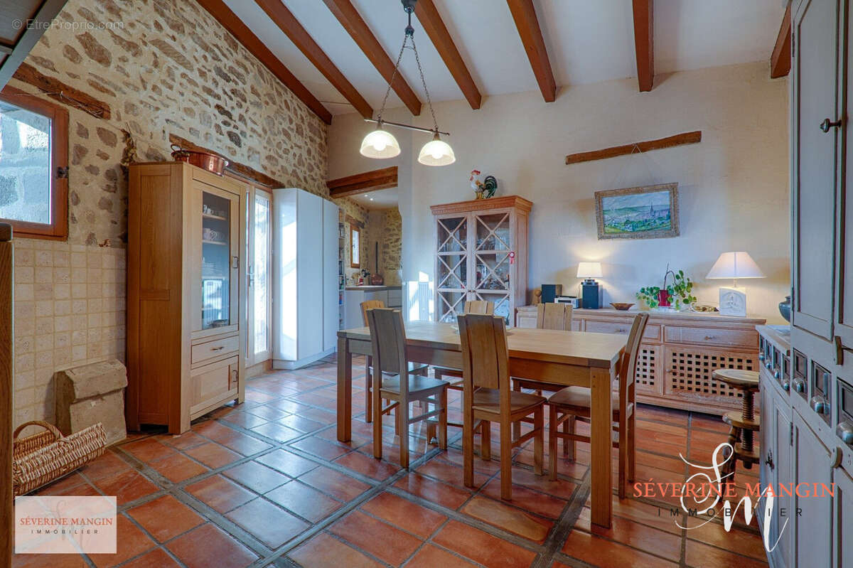 Maison à MOURS-SAINT-EUSEBE