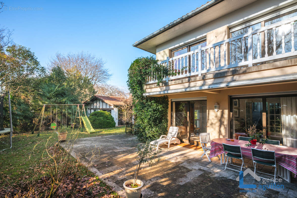 Belle villa d'architecte proche tous commerces dans impasse au calme - photo 7