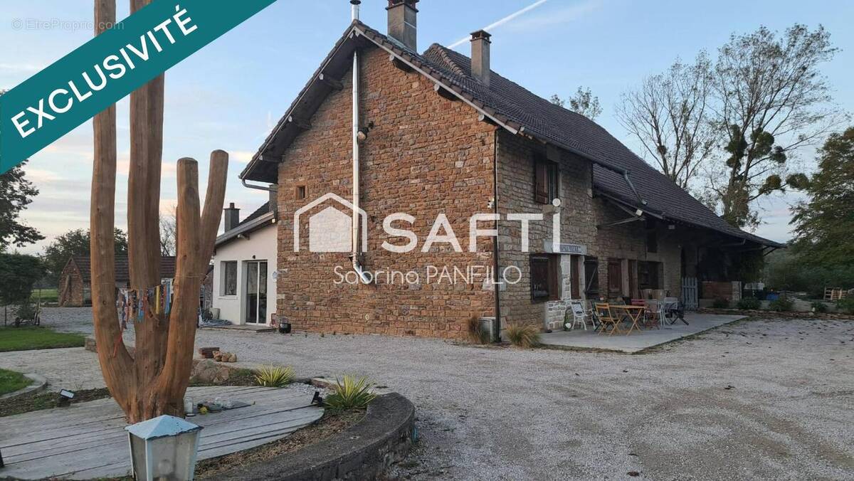 Photo 1 - Maison à BERSAILLIN