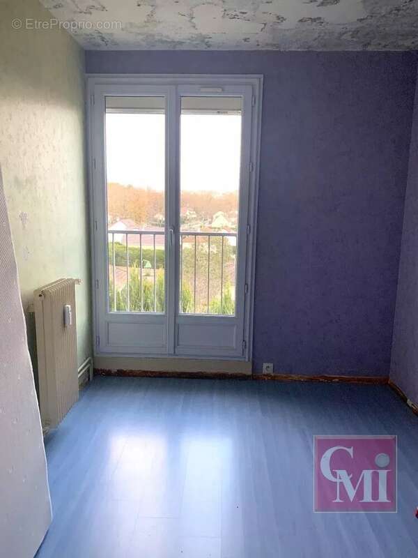 Appartement à BRUYERES-LE-CHATEL