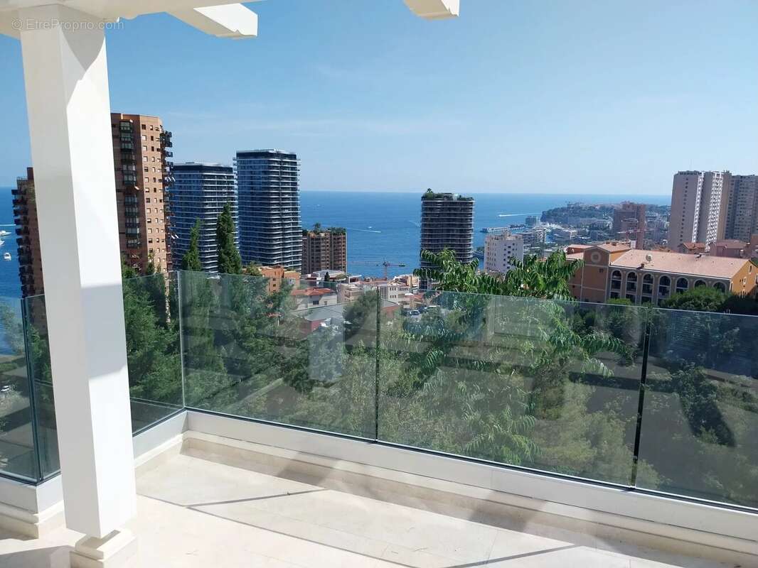 Appartement à ROQUEBRUNE-CAP-MARTIN