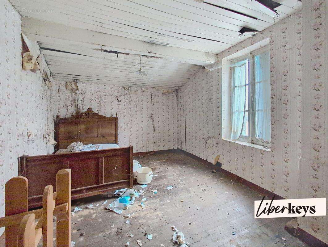 Maison à MONTREUIL-BELLAY