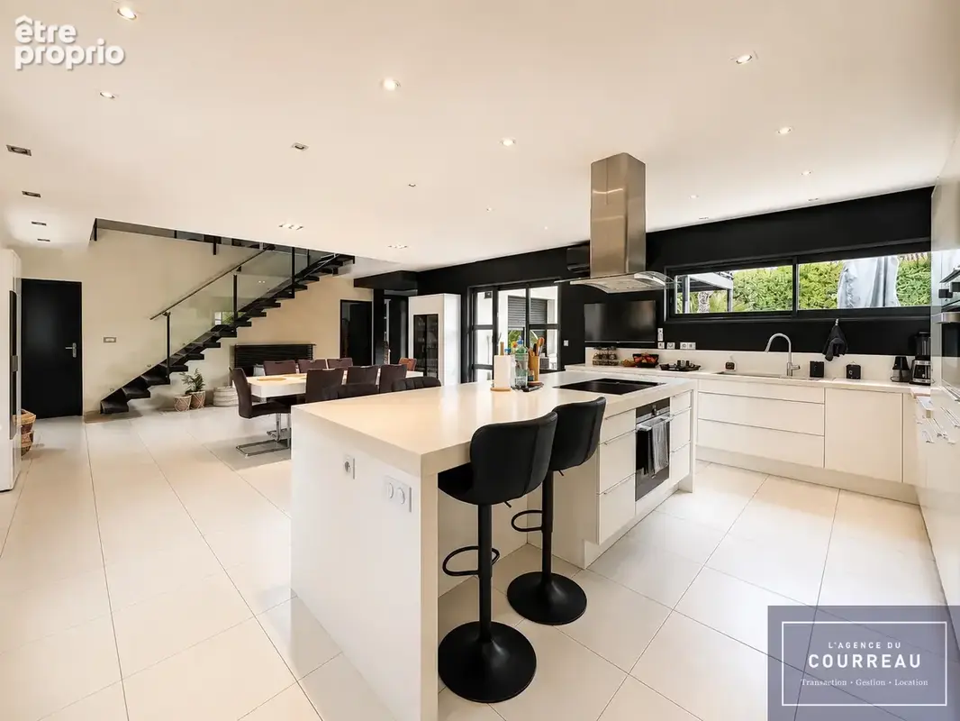 Maison F6 de 266 m2 sur une parcelle de 1 000 m2 - photo 3