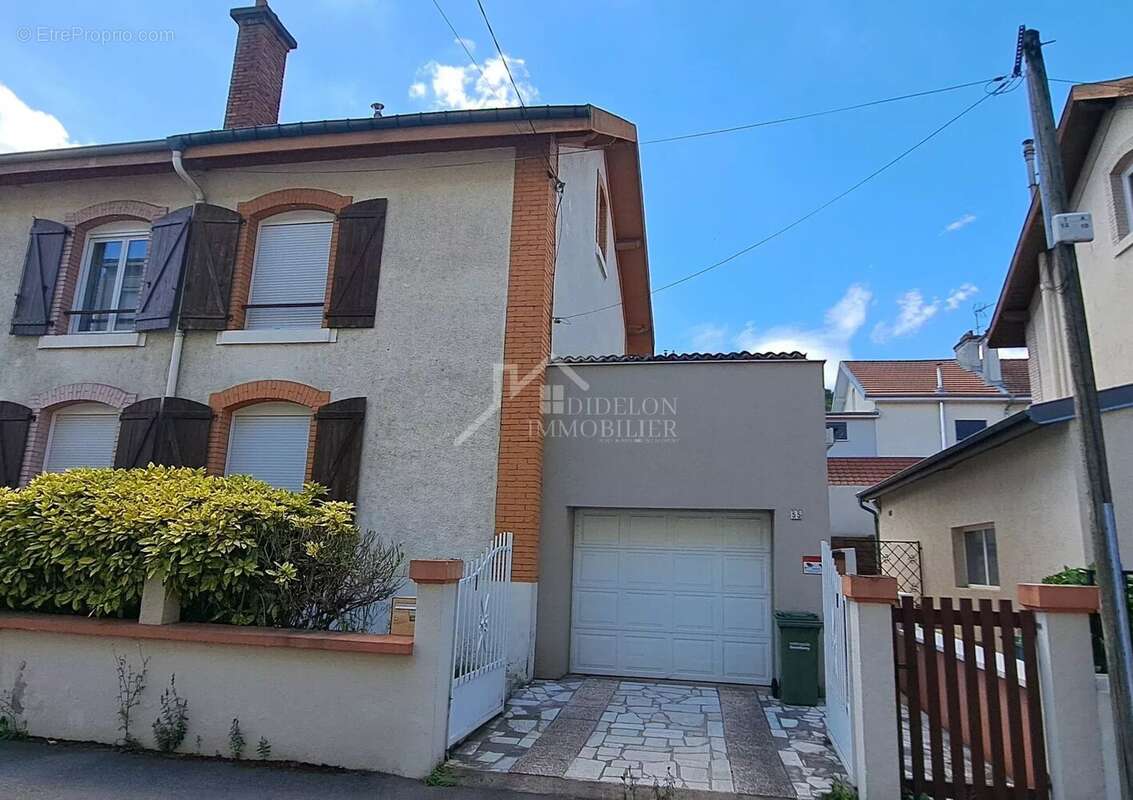 Maison à MAXEVILLE