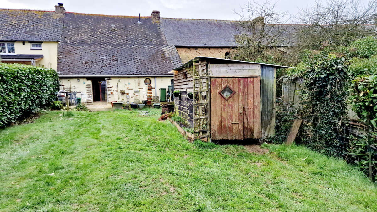 Maison à MENEAC