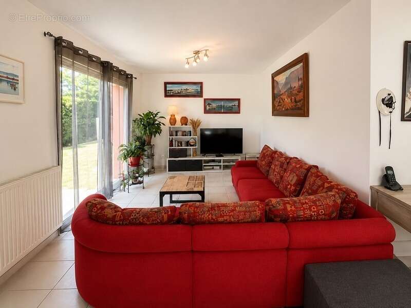 Plain-pied 90 m² aux portes de Castelnau-de-Médoc – 3 chambres, garage 36 m² et terrain 1 220 m² - photo 2