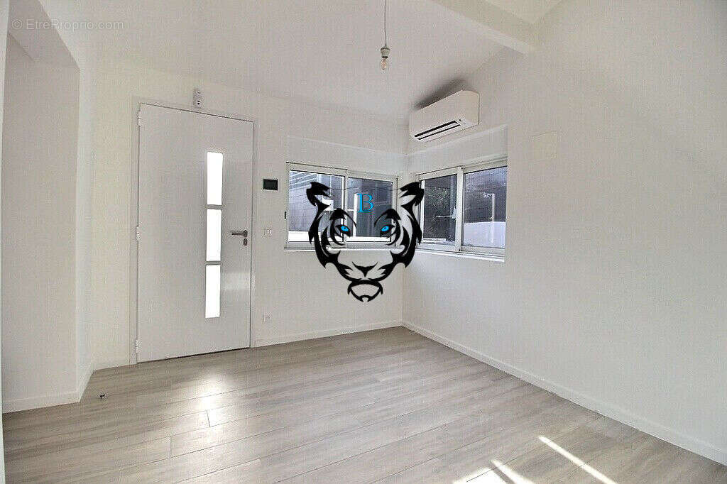 Maison à ROQUEBRUNE-SUR-ARGENS