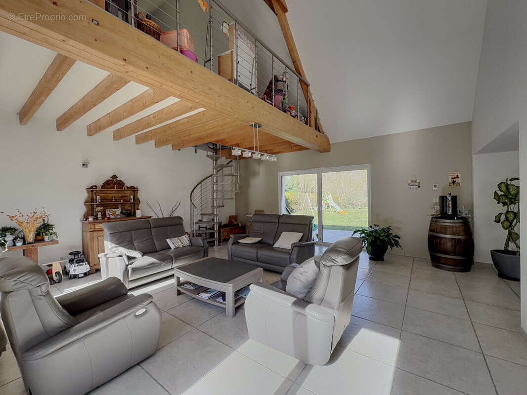 Maison à NOISY-SUR-ECOLE