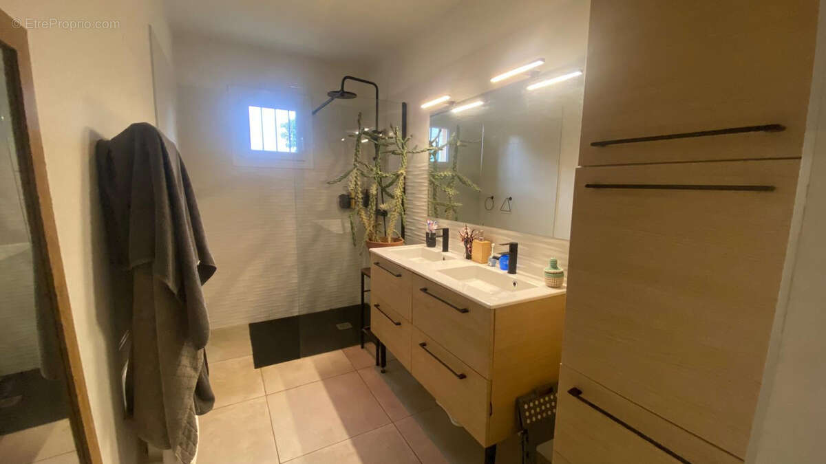 A vendre ARGENS MINERVOIS   Maison T4 de plain-pied de 92 m2 avec garage - photo 8