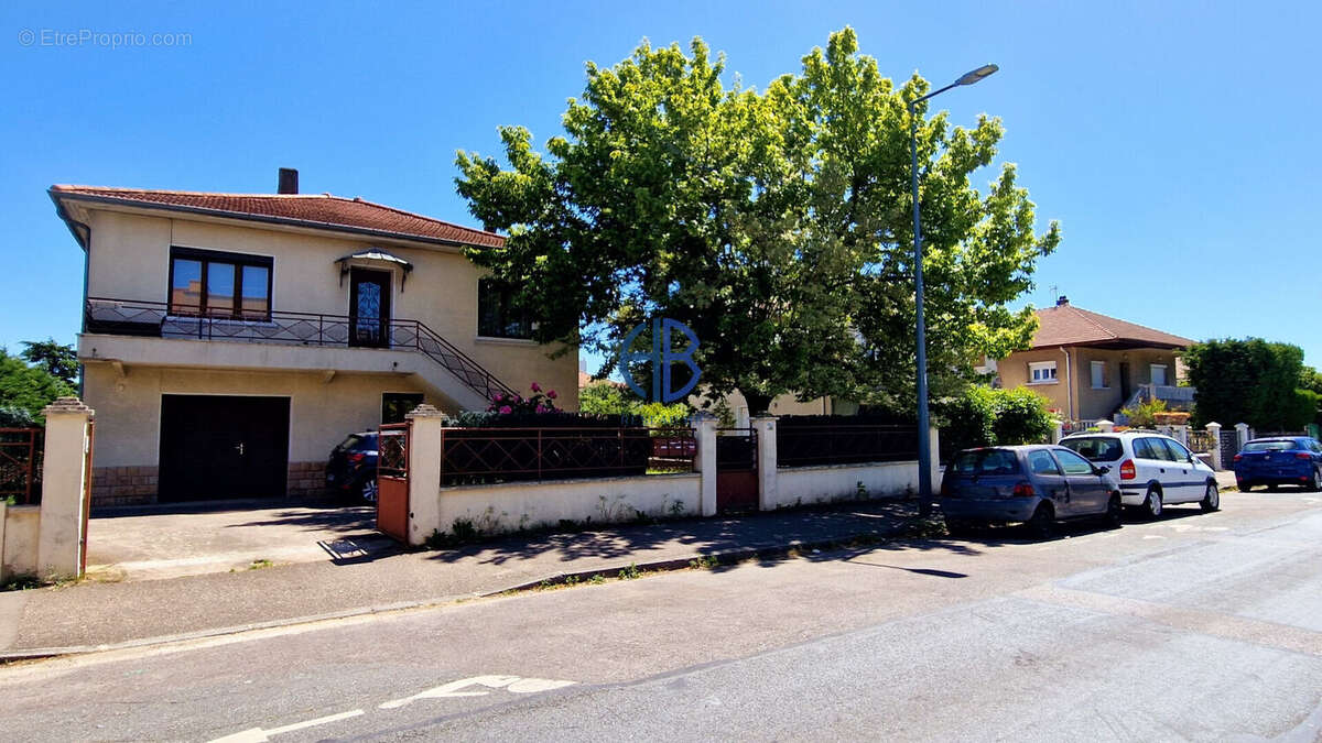 Maison Venissieux - secteur Le Charréard - photo 2