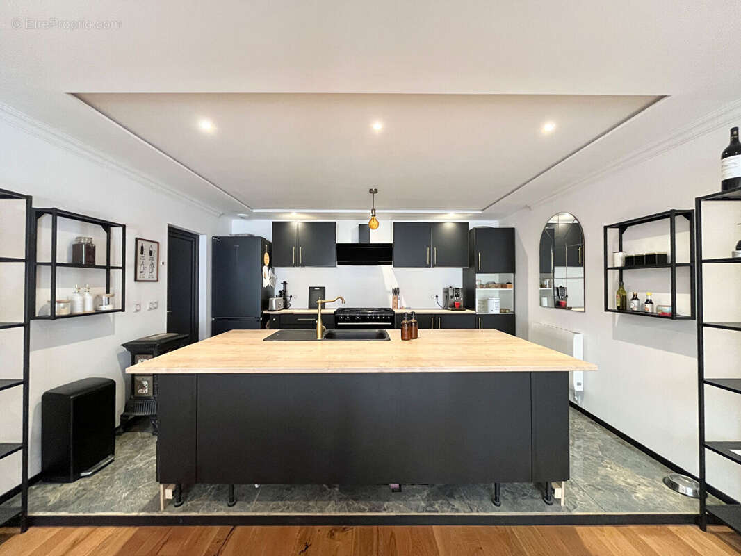 Maison individuelle avec dépendances ! - photo 3