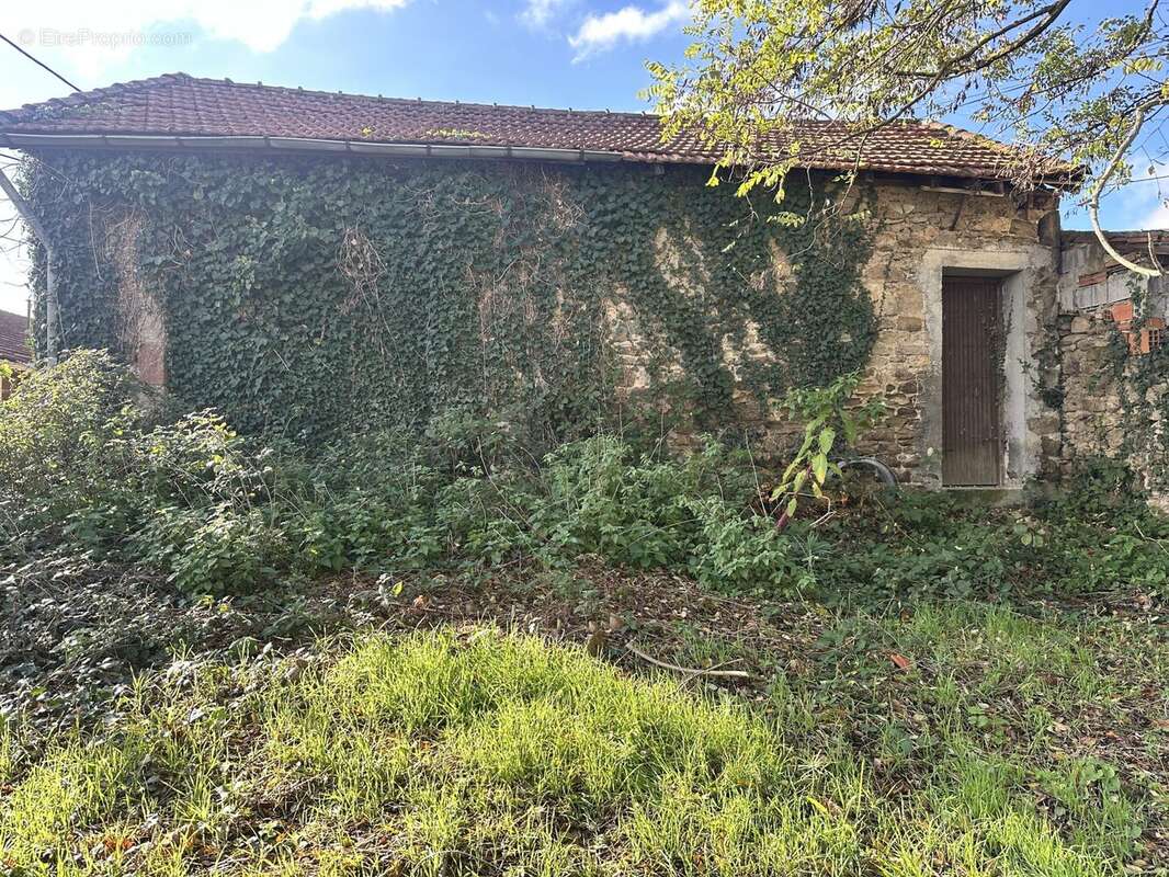 Maison à DECAZEVILLE
