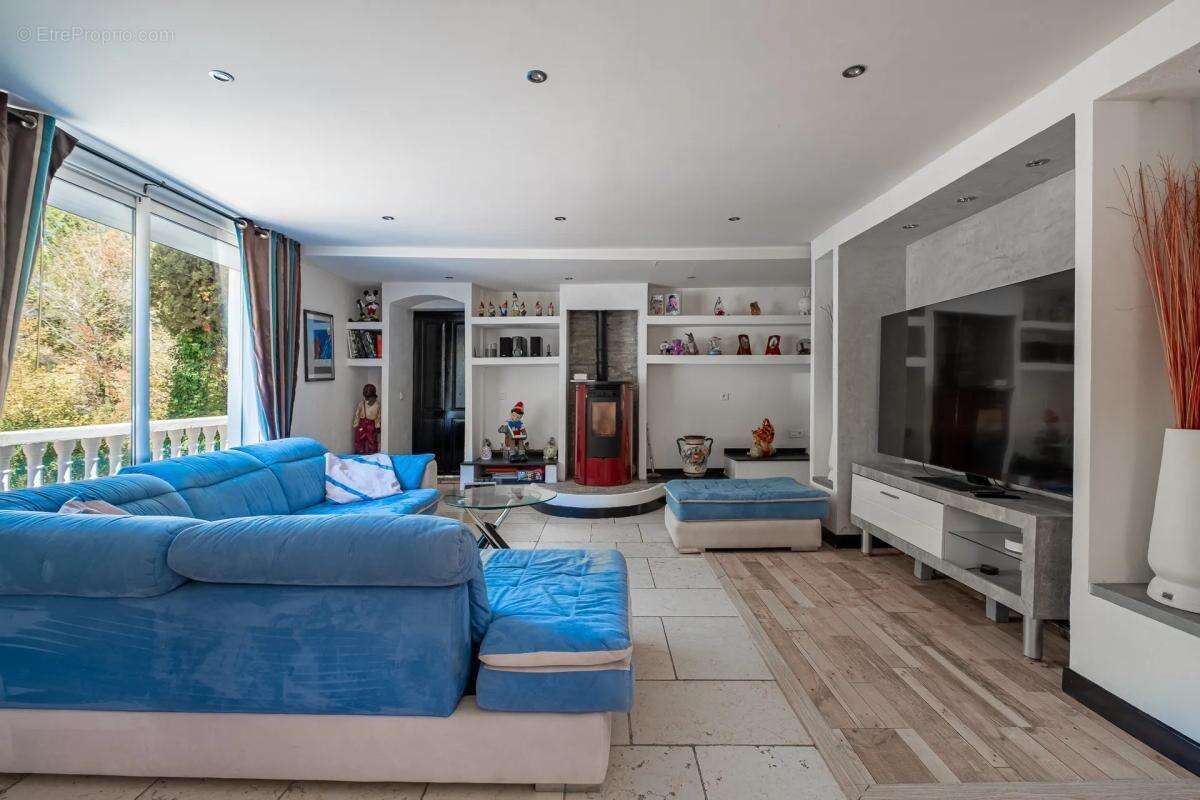 Maison à L&#039;ESCARENE