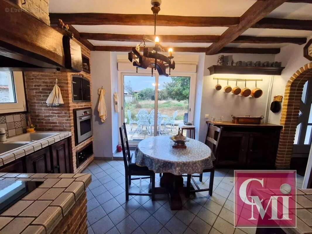 Maison ancienne avec grand terrain ! - photo 6